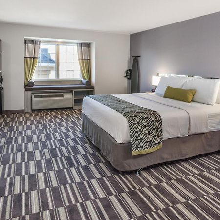 Microtel Inn & Suites By Wyndham West Fargo Near Medical Center Room photo