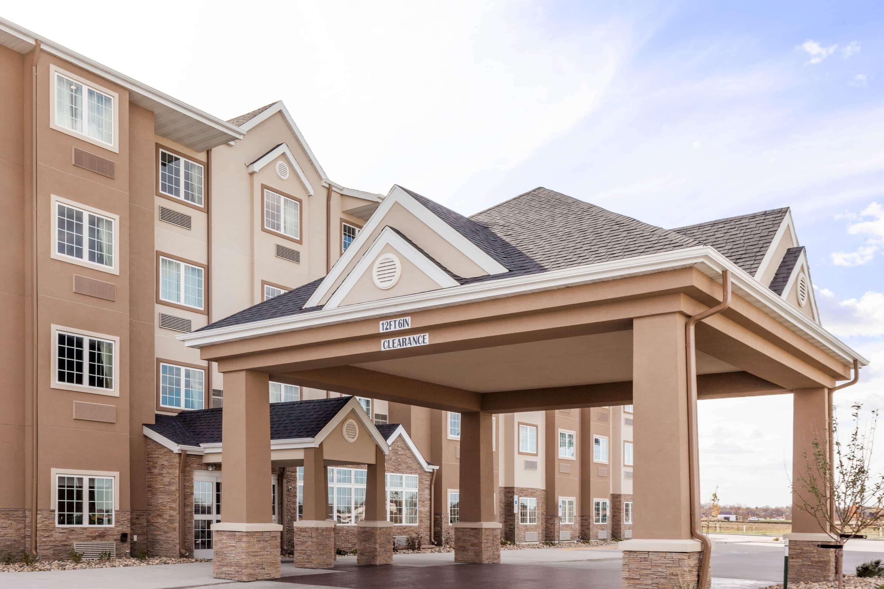 Microtel Inn & Suites By Wyndham West Fargo Near Medical Center Exterior photo