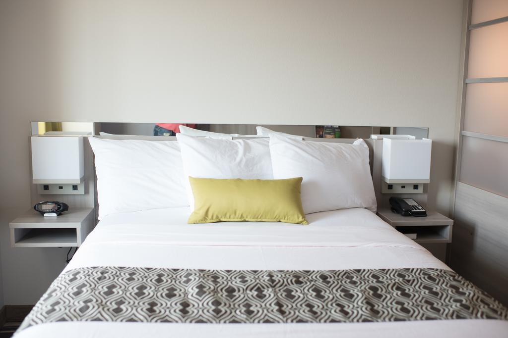 Microtel Inn & Suites By Wyndham West Fargo Near Medical Center Room photo