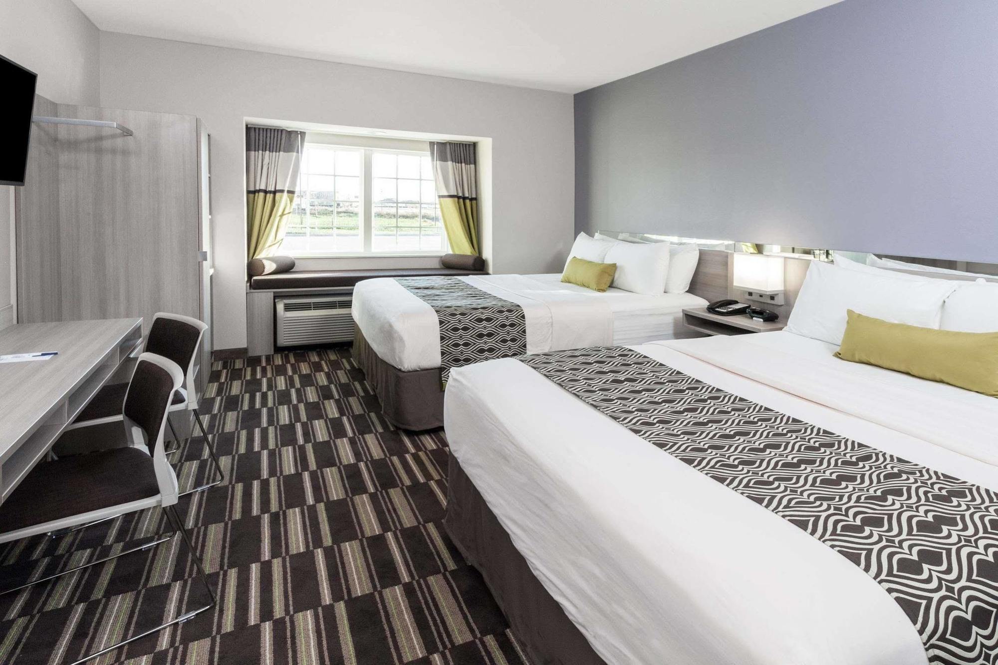 Microtel Inn & Suites By Wyndham West Fargo Near Medical Center Exterior photo